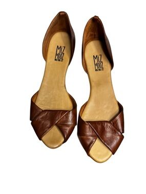 🌻Excellent Cond. Miz Mooz “Amory” leather flats Size 41 = US Size 9.5­-10